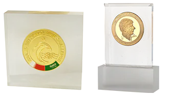 Acrylic block to display custom coins